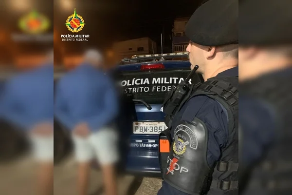 PMDF prende homem que filmava mulheres em banheiros públicos