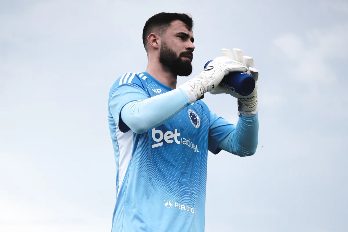 Matheus Cunha chegou ao Cruzeiro no dia 1º de janeiro Matheus Cunha chegou ao Cruzeiro no dia 1º de janeiro