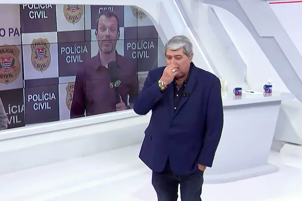 José Luiz Datena reclama de dor de barriga no Brasil Urgente
