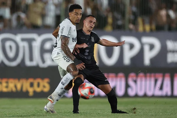 Imagem colorida de Gregore no jogo contra o Nova Iguaçu - Metrópoles