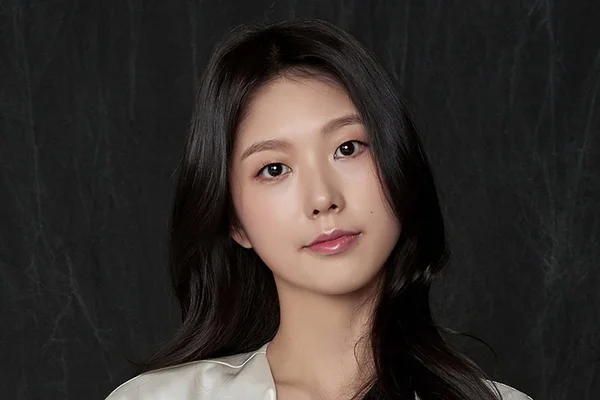 Atriz Go Soo Jung, estrela de clipe do BTS, morre aos 25 anos