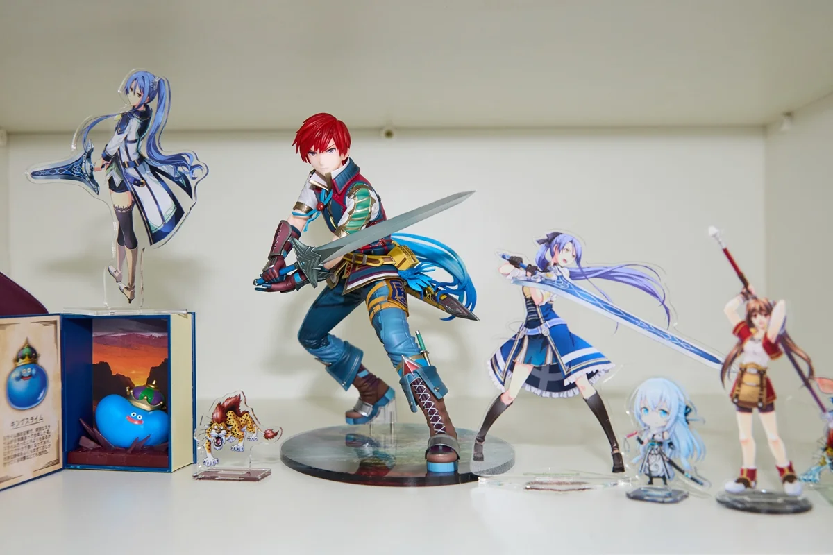 Miniaturas de personagens também estão presentes Miniaturas de personagens também estão presentes