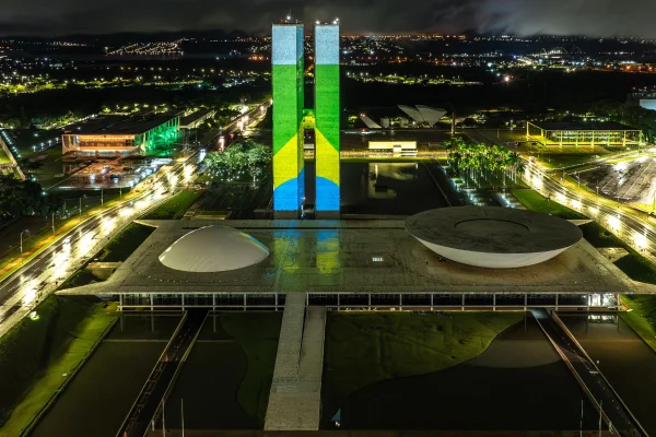 imagem colorida projeção Congresso - Metrópoles