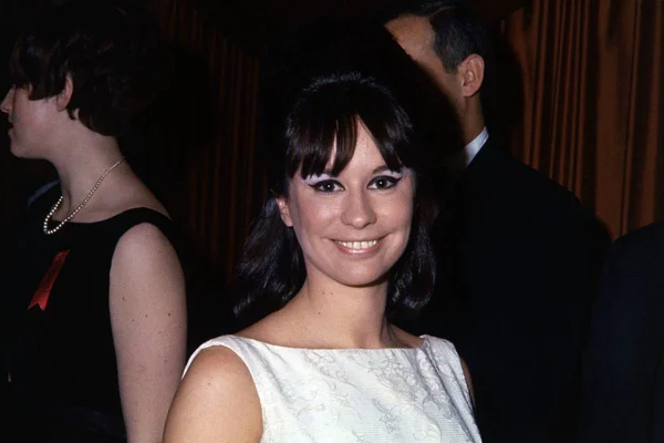 Saiba por que Astrud Gilberto ganhou só US$ 120 por Garota de Ipanema