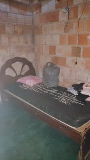 Cama em que a vítima teria deitado nos dois dias em que ficou no cativeiro