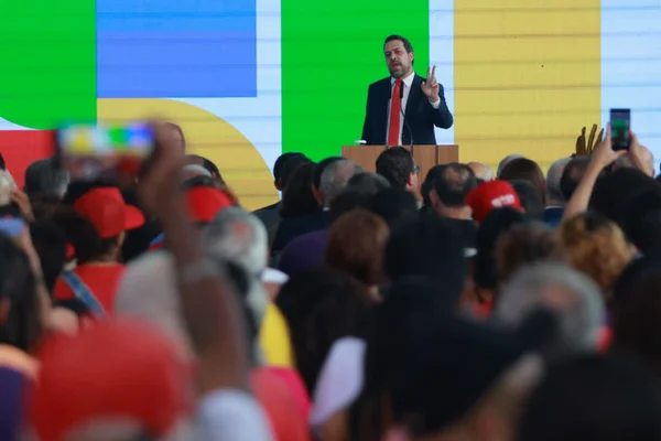 Ministro Guilherme Boulos