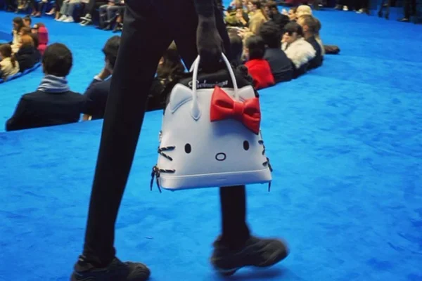 Hello Kitty e Balenciaga - Metrópoles
