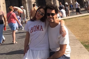 Elisa Zarzur e Alexandre Negrão posam durante viagem