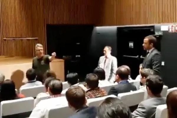 Funai aciona polícia da Espanha após ataque contra presidente da fundação