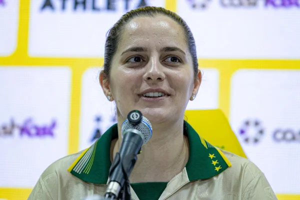 Imagem colorida de Carine Bosetti, técnica do Mirassol