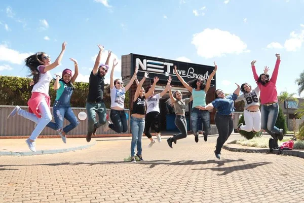 Após golpe, grupo de fãs do Fifth Harmony chega a Brasília para o show