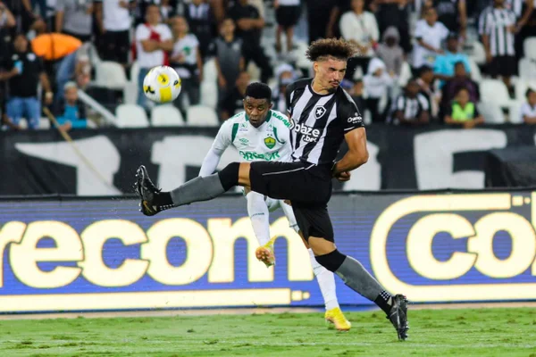 Botafogo e Cuiabá pela 35ª rodada do Brasileirão - Metrópoles