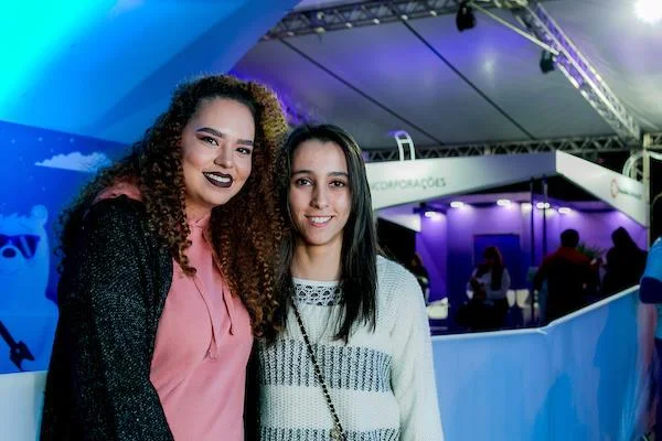 Clarice de Vasconcelos e Luiza Oliveira Clarice de Vasconcelos e Luiza Oliveira