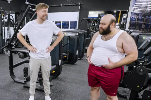 Foto colorida de Majd e MrBeast - Metrópoles