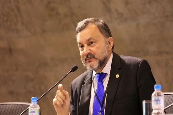 Ministro Walmir Oliveira da Costa, do TST, morre vítima de Covid-19