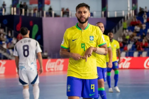 Brasil goleia e está nas quartas de final da Copa do Mundo de Futsal