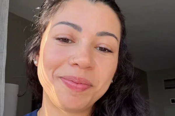 Imagem colorida de Carolana, ex-jogadora da seleção brasileira de vôlei - Metrópoles