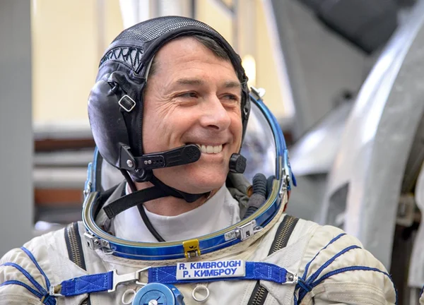Astronauta dos EUA vota durante missão no espaço
