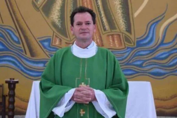 Imagem colorida padre Rafael Depra Panichella
