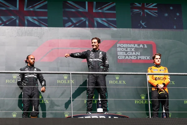 Imagem colorida do pódio no GP da Bélgica - Metrópoles