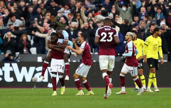 West Ham se impõe em casa e bate o líder Chelsea na Premier League