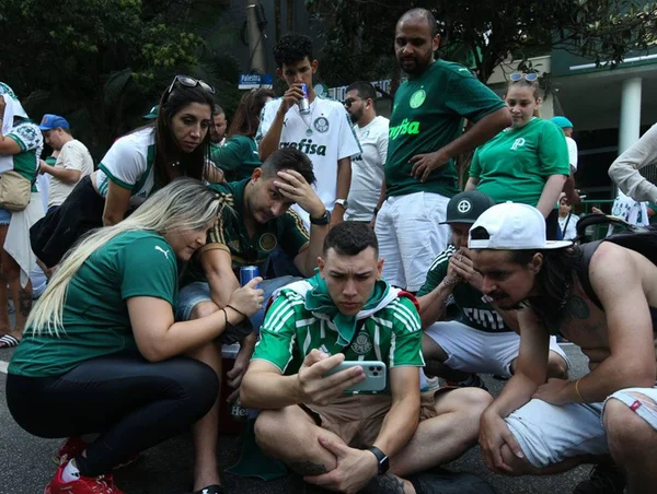 Rivais “zoam” vice do Palmeiras no Mundial e memes tomam conta da web
