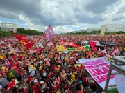 Ato pró-Lula reúne esquerda no DF Ato pró-Lula reúne esquerda no DF