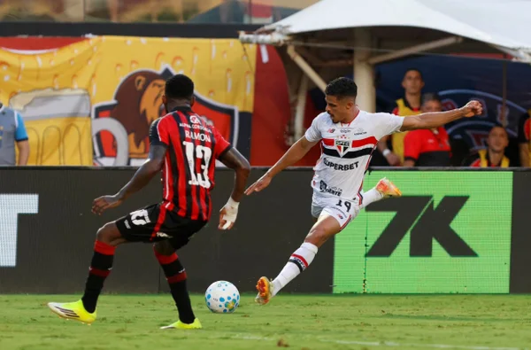 Vitória domina e derrota o São Paulo por 2 x 0 pelo Brasileirão