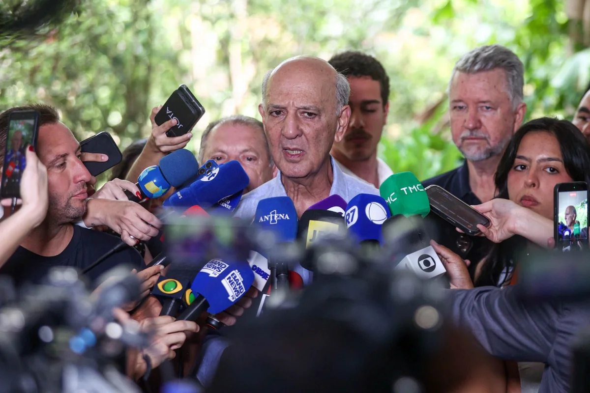 Arruda concede entrevista coletiva na Asa Sul Arruda concede entrevista coletiva na Asa Sul