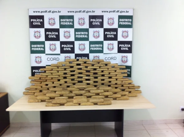 Polícia Civil faz a maior apreensão de crack da história do DF. Veja vídeo