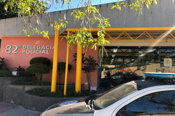 PM é detido após ameaçar ex-companheira com tesoura no Rio
