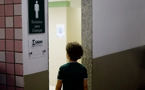 Blitz dos banheiros. Escola Americana é a única a descumprir recomendação de manter espaço exclusivo para crianças