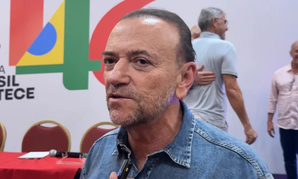 Presidente do PT reage a fala de Lula sobre Lulinha; vídeo