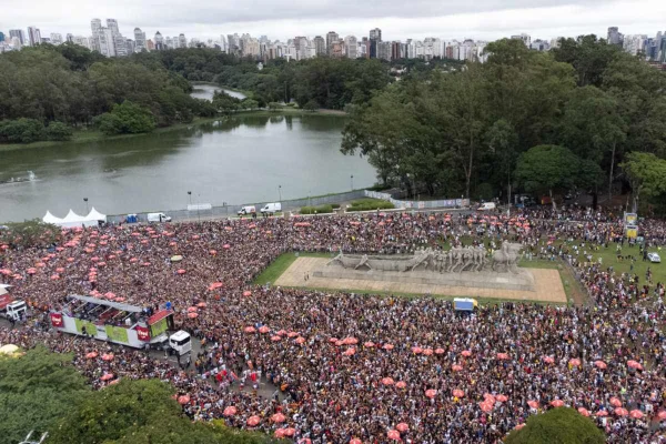 Oposição consegue assinaturas e protocola CPI do Carnaval em SP