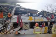 Ônibus tomba em Petrópolis e deixa 10 mortos Ônibus tomba em Petrópolis e deixa 10 mortos