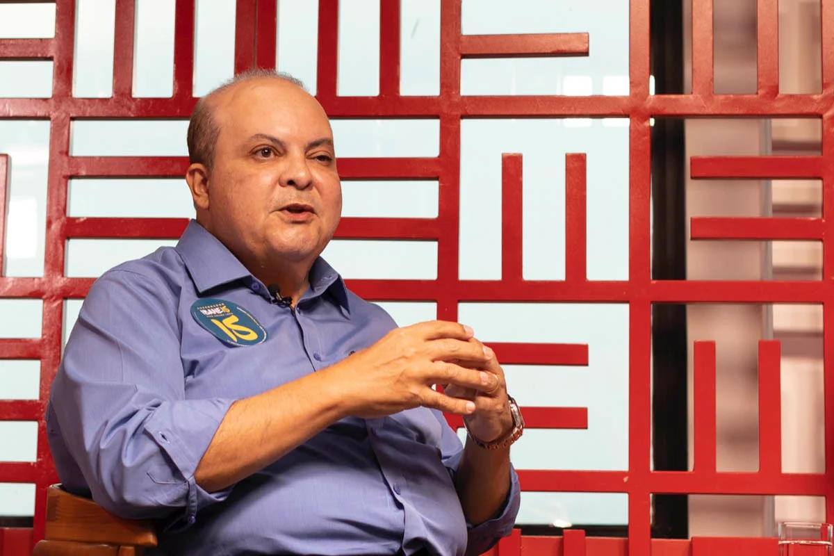 Ibaneis é advogado e foi eleito pela primeira vez para um cargo público em 2018, quando se elegeu para o Governo do DF Ibaneis é advogado e foi eleito pela primeira vez para um cargo público em 2018, quando se elegeu para o Governo do DF