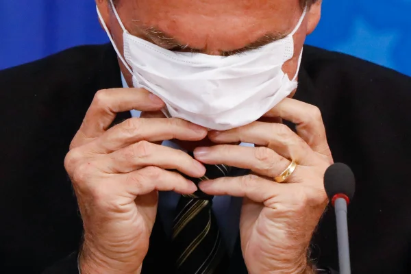 Presidente bolsonaro mascara coronavírus
