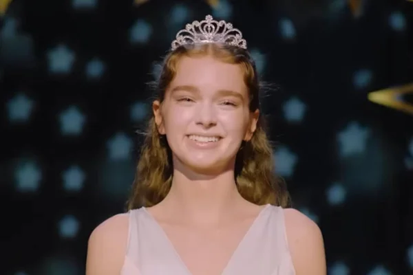 Summer H. Howell como Carrie White