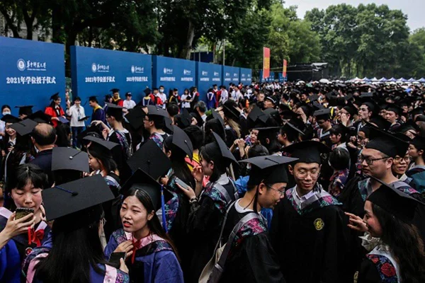Formatura em Wuhan (4)