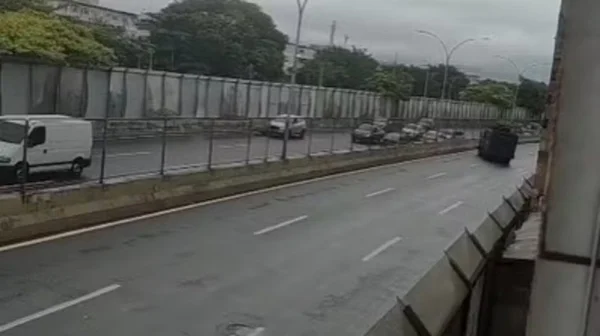 Após megaoperação, facções rivais trocam tiros na Linha Amarela