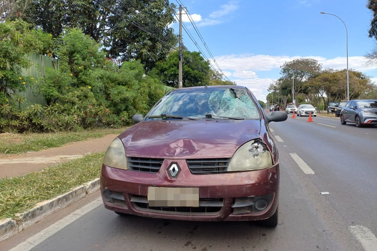 O veículo estava sendo conduzido pelo vendedor Carlos Antônio da Silva, de 76 anos O veículo estava sendo conduzido pelo vendedor Carlos Antônio da Silva, de 76 anos