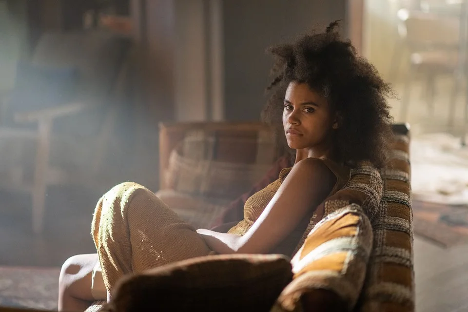 Zazie Beetz interpreta Emma em Nove Dias Zazie Beetz interpreta Emma em Nove Dias
