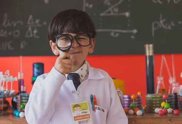 Saiba por que o ensino bilíngue é o mais indicado para seu filho