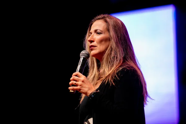 Ana Claudia Quintana: a perspectiva da finitude traz clareza à vida