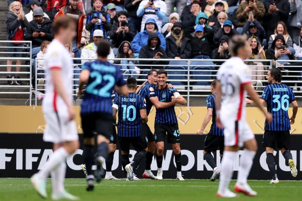 Foto colorida do jogo entre Inter de Milão e Urawa Reds pelo Mundial - Metrópoles