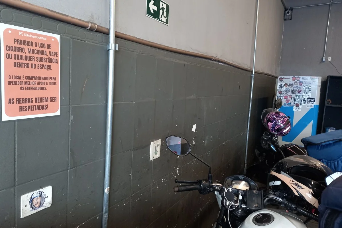 Ponto de apoio de dark kitchen, na Rua Clélia, na Lapa, zona oeste de SP Ponto de apoio de dark kitchen, na Rua Clélia, na Lapa, zona oeste de SP