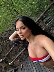 Tássia Ferraz Tássia Ferraz