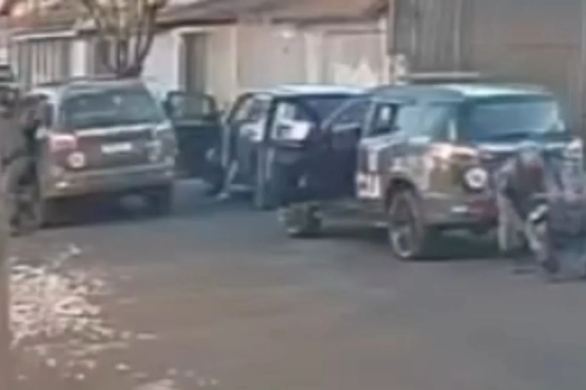 PMs cercam carro suspeito e executam dois. SSP alega troca de tiros - Metrópoles