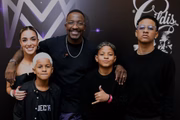 Mumuzinho com os filhos e a esposa 