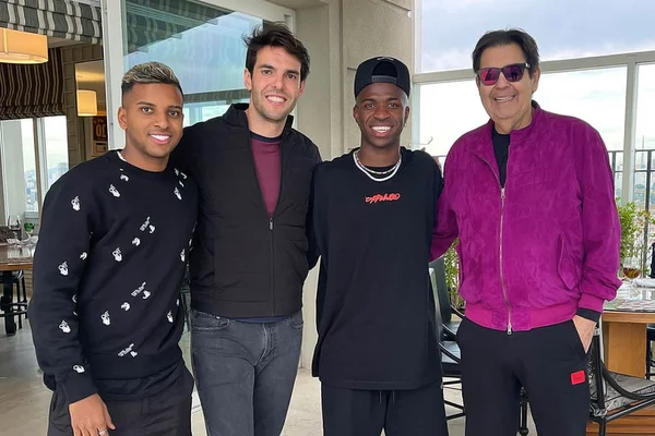 Rodrygo, Kaká, Vini Jr. e Faustão